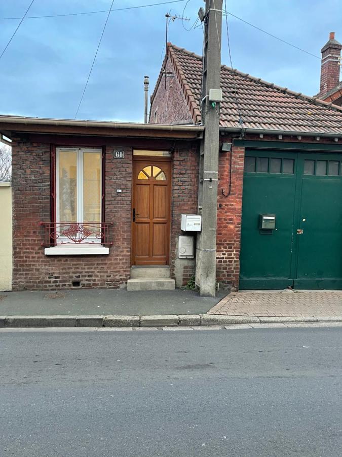 Jolie Petite Maison Avec Un Grand Jardin Montmagny Exteriör bild